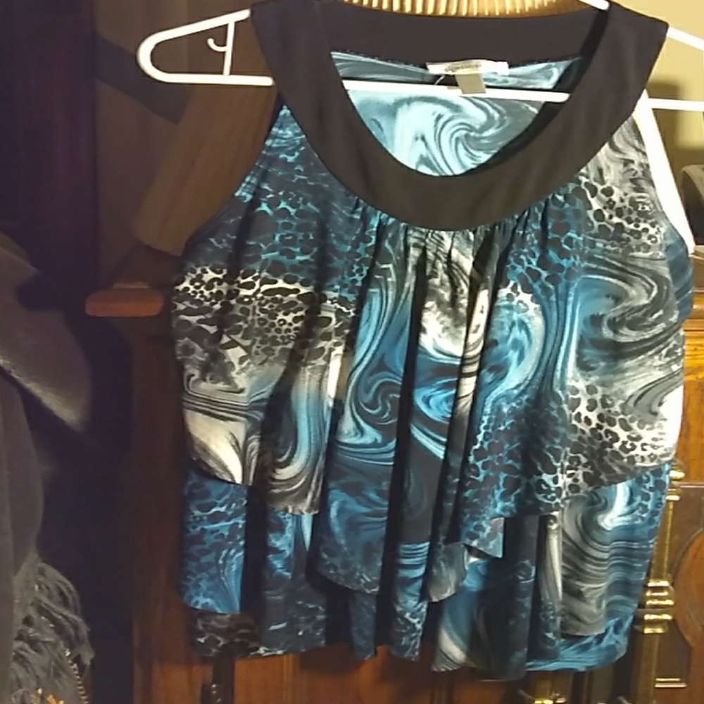 1/2 PRICE🔻Dress Barn Sleeveless Petite Small Top - Picture 2 of 6